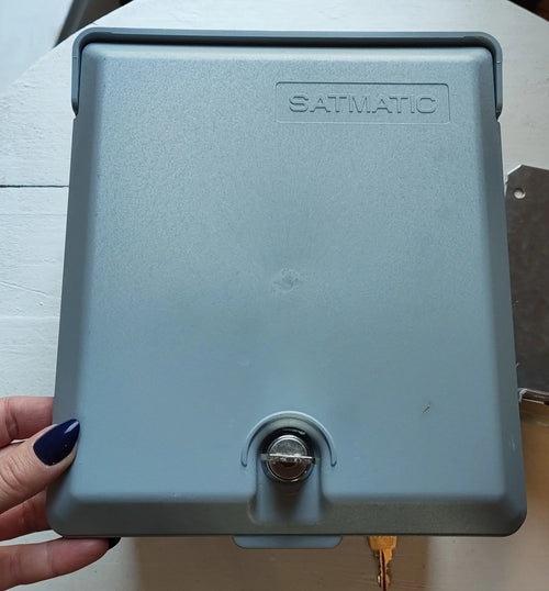 Harju Elekter 8MMO466S latausrasia energiamittarilla, schuko, MID