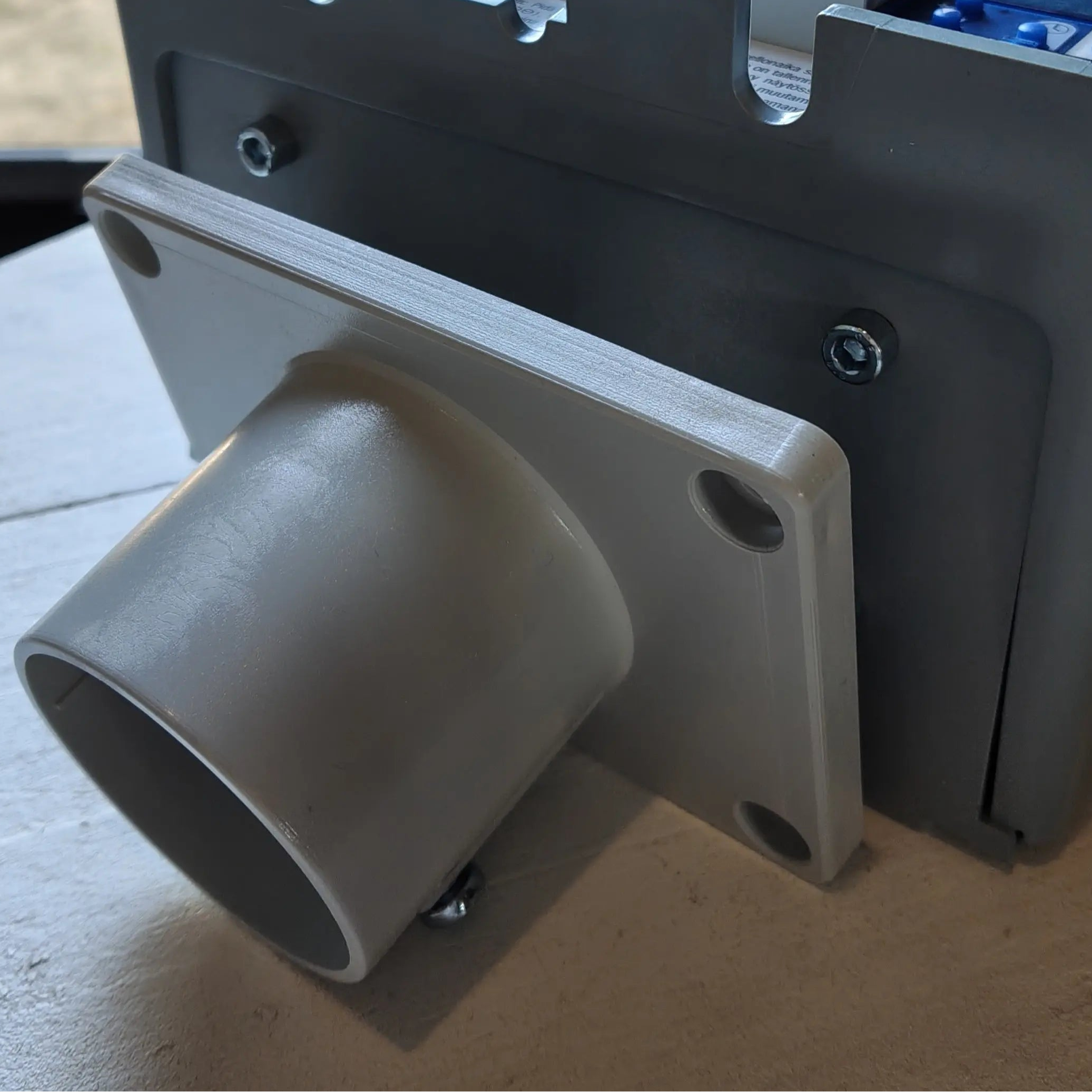 Harju Elekter 8MMO466S ja tolppa-adapteri