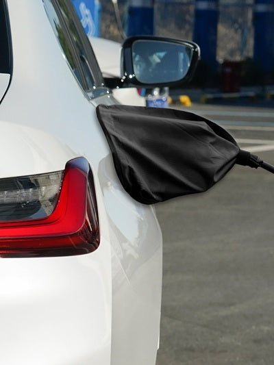 Wave latauspistokkeen suojahuppu kiristysnauhalla