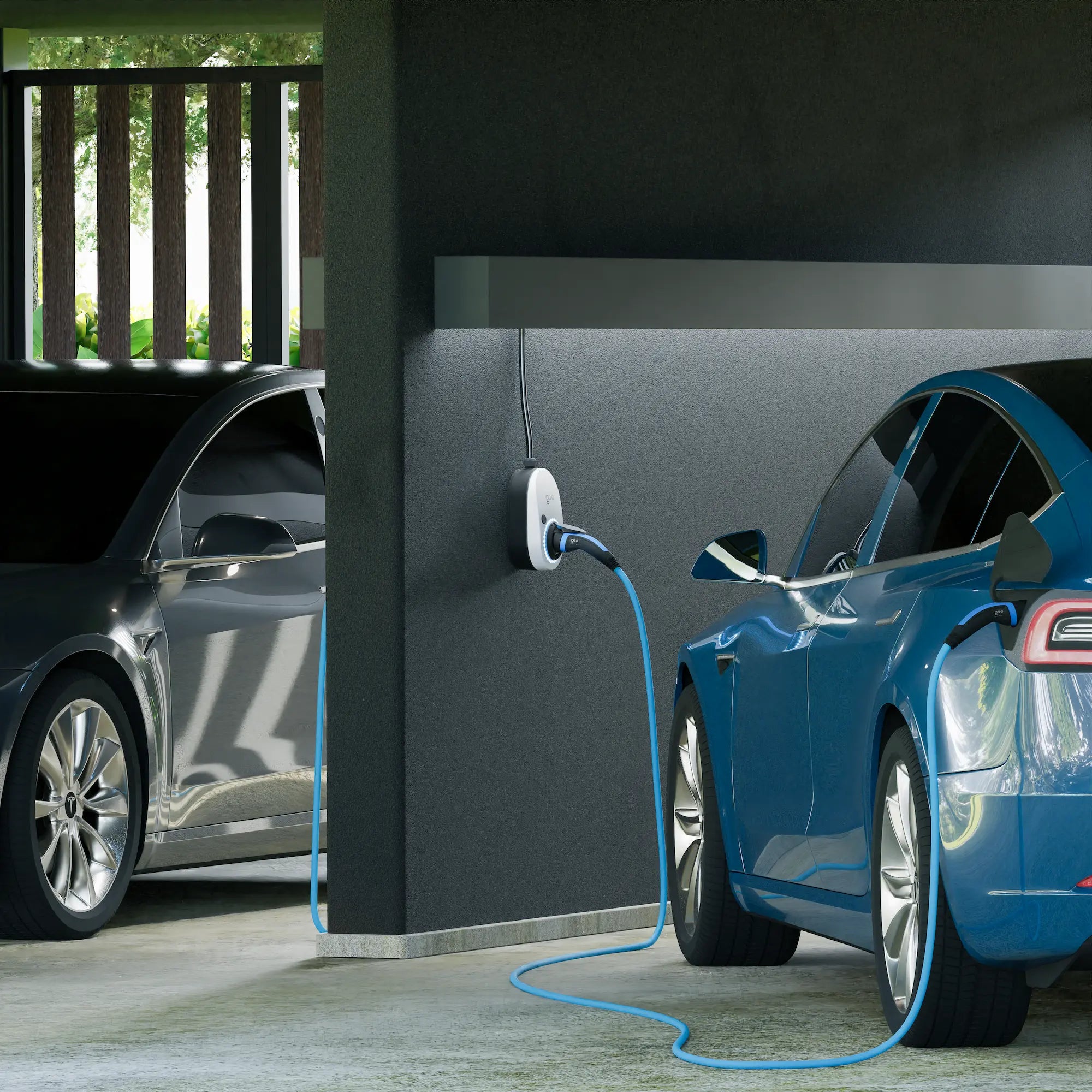 go-e gemini 22kw latausasema käytössä autokatoksessa
