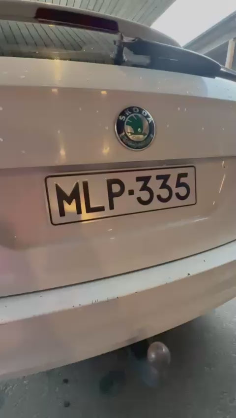 miten magneettinen rekisterikilpi teline toimii